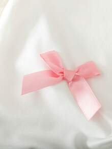 Parte superior de manga corta con aplicación floral de color contrastante de unicolor, minimalista de primavera/verano para niñas - Blanco - Ver 5