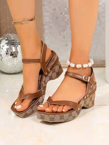 女士凉鞋，字母印花性感优雅波西米亚风 PU 皮革铆钉海滩户外派对鞋，春夏 - 棕色 - 查看 3