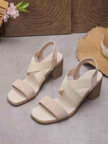 Sandales à talons épais avec bout ouvert, été 2025. Brides croisées de style rétro romain, confortables et non fatiguantes, chaussures femme à talon moyen