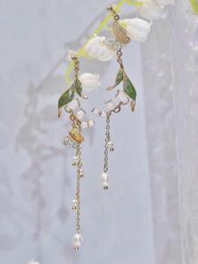 2 pares de pendientes de metal con mariposas, lirios del valle y fleco de hoja, de estilo elegante, dulce, romántico y delicado, adecuados para el uso diario, vacaciones y fiestas de las mujeres