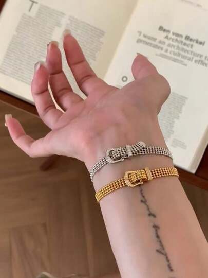 1 سوار من الفولاذ المقاوم للصدأ على الطراز الأوروبي والأمريكي الفاخر بسلسلة ميلان مع إبزيم مميز، أساور شريطية ساتان فرنسية عتيقة تصميم فريد، مناسب للارتداء اليومي والهدايا، يمكن ارتداؤه على طبقات للأزواج