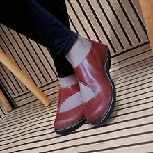 Women's Soft Comfortable Retro Casual Leather Flats - Red - View 3