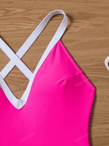 Bañador de una pieza para mujer con escote en V profundo y espalda descubierta, que estiliza y cubre el abdomen, ideal para spa, resort y natación