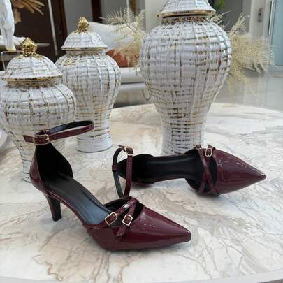  Scarpin Salto 7cm com Fivelas – Elegância e Sofisticação Show Show, Scarpin Salto Baixo