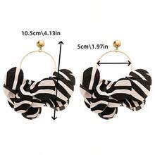 Brincos de círculo geométrico listrado de zebra de tecido retrô, brincos elegantes exclusivos exagerados