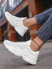 Lässige Sportschuhe für Damen, neue Sport-Sneakers für Damen im Sommer, niedrige Schnürschuhe, bequeme, dicke Sohle, stoßdämpfend, rutschfest, verschleißfest, gestricktes Mesh-Leder-Patchwork, atmungsaktiv, vielseitige, klobige Sneakers für junge Damen, personalisierter Streetstyle im Outdoor-Bereich, einfache, klassische, einfarbige, vielseitige Mesh-Schuhe für draußen