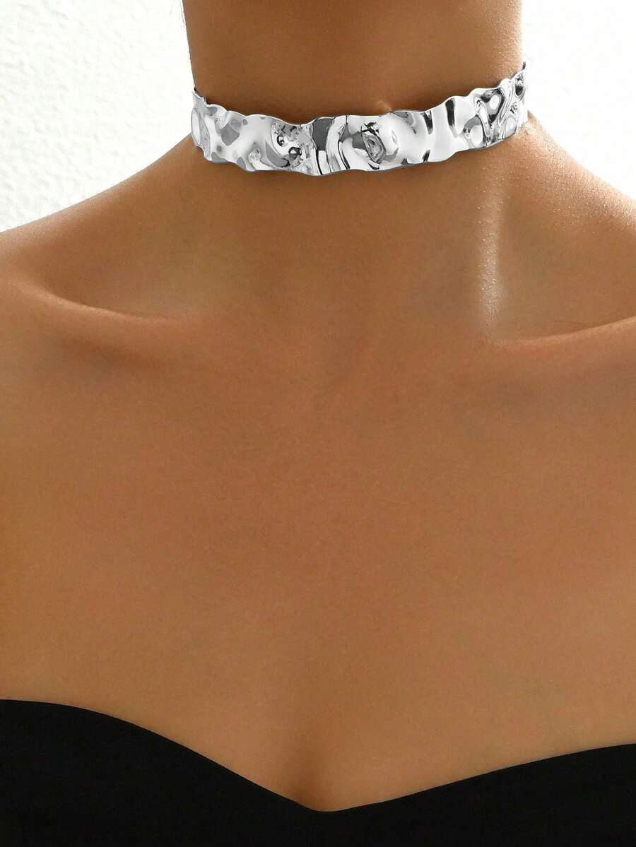 1 Pc Fashionable Metallic Exaggerated Smooth Short Choker Necklace - Silvery - View 1