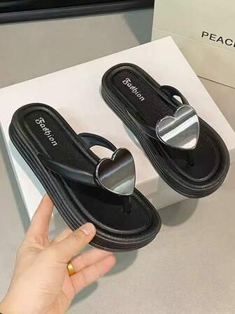 1 Pair Women's Heart Decor Thick Sole Slippers, Fashion Versatile Indoor Outdoor Beach Flip Flops, Comfortable Non-Slip Flat Sandals, Spring/Summer