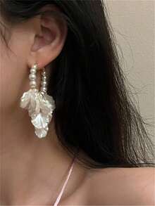 1 Pair Retro Geometric Circular Beaded White Flower Petal Tassel Earrings, For Women Party Wedding Travel Jewelry - White - View 4