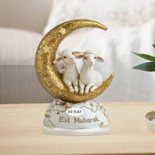 1 pièce de décoration acrylique plate 2D très belle, représentant un agneau mignon thématique de l'Aïd al-Adha avec son dos contre la lune croissante. Convient pour la décoration de la maison, de la chambre à coucher, du salon, de la table de salle à manger, du bureau, du jardin extérieur, pour la célébration de l'Aïd al-Adha, etc.