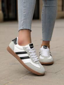 2025 New Summer Women Sports Shoes Retro Classic Soft Bottom Breathable Casual Sneakers Jelly Shoes