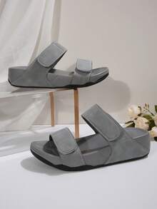 2025 年夏季新款轻便运动坡跟拖鞋女款，舒适钩环弹性厚底凉鞋，加大码 - 灰色 - 查看 2