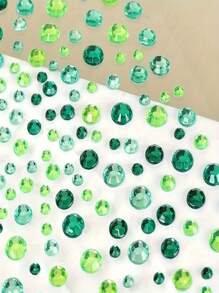 1 Foglio di 325 pezzi di cristalli imitazione sfumati in verde, adatti per trucco rapido, decorazione degli occhi e adesivi per unghie 3D, perfetti come gadget per feste