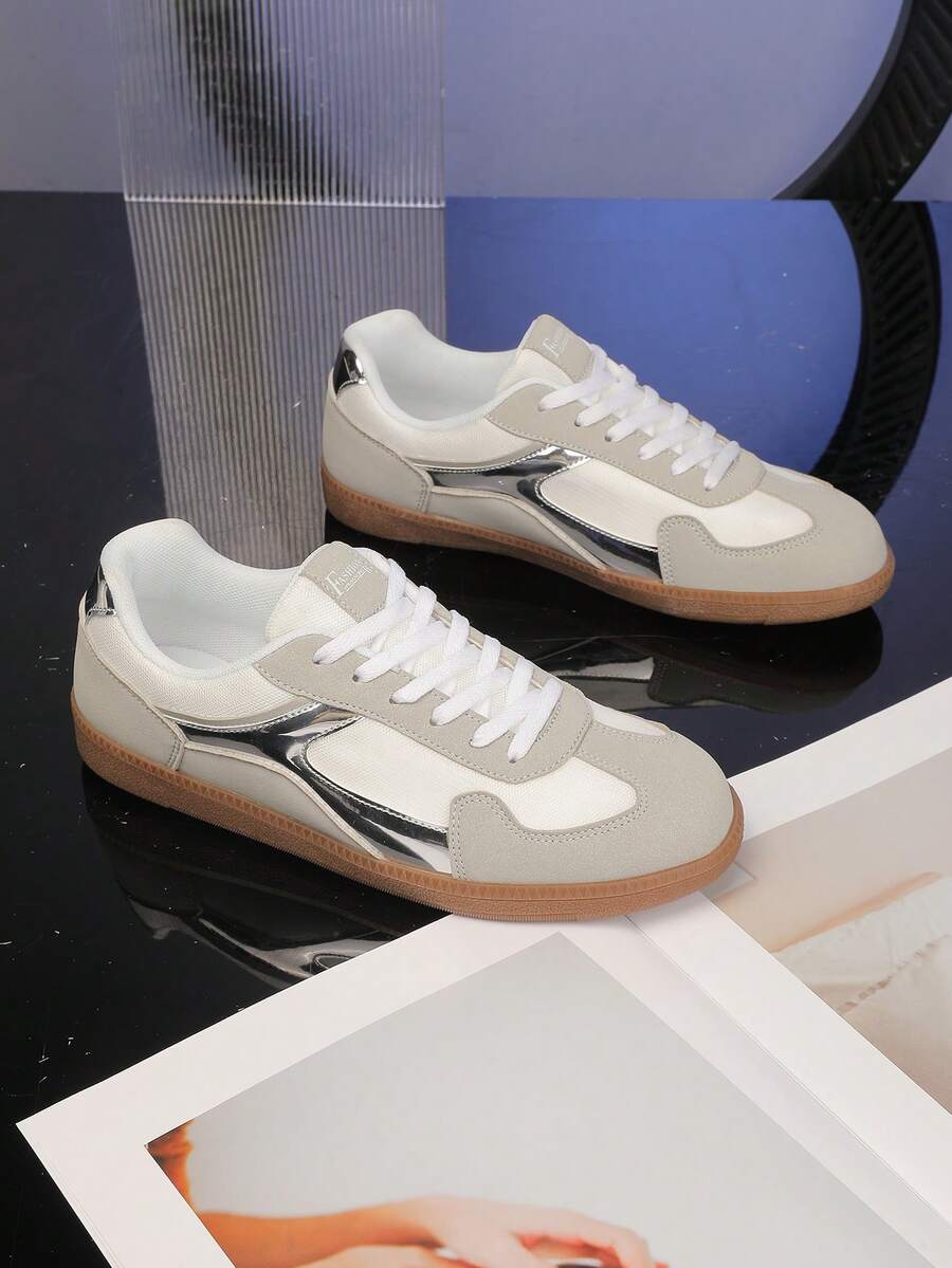 新款女士夏季透气网眼轻便休闲运动鞋果冻鞋复古校园风格训练鞋，亮面平底防滑系带圆头橡胶鞋底休闲运动鞋银色，适合 7 月 4 日 - 白色 - 查看 1