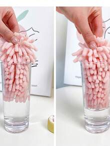 Plumero telescópico de chenilla, adecuado para escritorios, computadoras, automóviles, gabinetes, etc. La fuerte adsorción estática puede absorber partículas finas, polvo, cabello y es conveniente para limpiar el polvo de las ranuras.