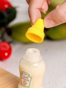 4pcs Mini Portable Salad Dressing Bottles - Durable PP Plastic Seasoning Containers, Suitable For Picnics, Camping And Dining Out (Ketchup, Honey Mustard, Soy Sauce, Oil)
