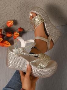Giày sandal đế xuồng cao cấp màu vàng ánh kim dành cho nữ, kiểu dáng thời trang ngoài trời, gợi cảm, quai đan, khóa cài, hở mũi, thoải mái khi mang hàng ngày, dự tiệc, đi nghỉ mát, dễ phối với váy và quần. Chất liệu cao cấp, sandal đế xuồng cần thiết cho du lịch. - Vàng - Xem 6