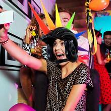 1PC Inflatable Hat Ring Toss (Includes 7PCS Rings In Random Colors.), Punk-Style Inflatable Hat, Easter Party Decoration Prop, Cosplay Costume Accessory, Pool Party, Music Party - Random Color - View 2