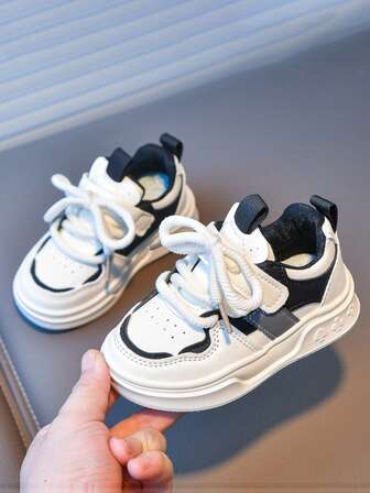 1 par de zapatos deportivos casuales para niños, adecuados para viajes diarios a la escuela, de corte bajo, zapatillas de deporte para niños, antideslizantes, resistentes al desgaste, tablero multifuncional de moda 2025 de nuevo estilo adecuado para todas las estaciones