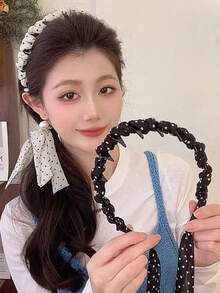 1条波点缎带发箍，带长尾，适合女性日常佩戴、发型设计，甜美优雅，可用于编发、洗脸、约会、旅行、搭配服装、摄影，是春夏配饰，也是母亲节礼物，发箍、发圈、发饰、发带、之字形发箍、头饰等。 - 彩色 - 查看 2