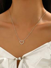 قلادة قلب أنيقة وبسيطة وجميلة، مناسبة للنساء، هدية صغيرة عصرية للأصدقاء