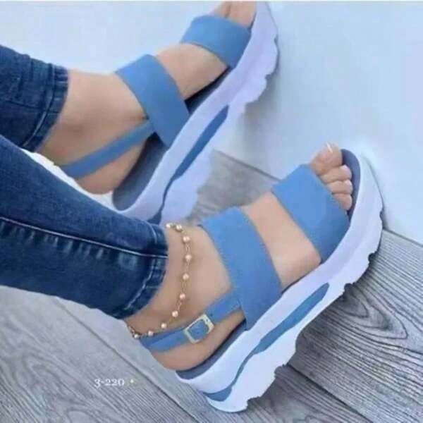 Sandalias de plataforma para mujer, verano 2025, con correa con hebilla, punta abierta, suela gruesa, zapatos planos casuales de estilo punk para mujer, sandalias de playa para mujer