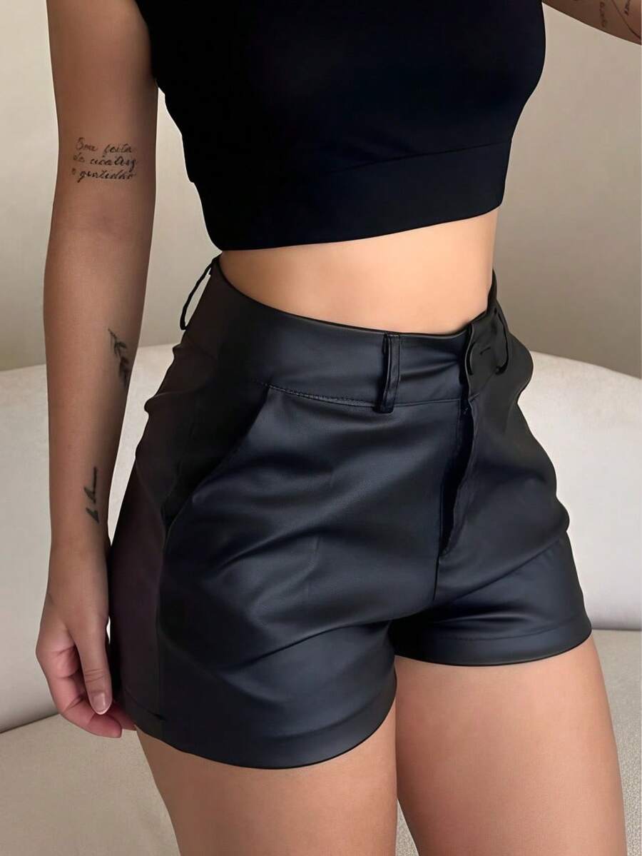 Women's Black Leatherette High Waist Shorts – Style And Elegance - 黑色 - 查看 1
