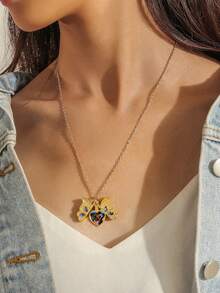 1 Piece, Personalized Customized Picture Butterfly Photo Pendant Necklace. Customize Your Favorite Photo Pattern As A Unique Romantic Gift For Your Couple, Friend, Or Mother. Zinc Alloy Butterfly Shaped, Exquisite And Delicate, With An Elegant. Suitable For Anniversaries, Valentine's Day, Mother's Day, Father's Day, Birthdays, Graduation Ceremonies, Daily Wear, Fashionable And Simple. - Multicolor - View 3