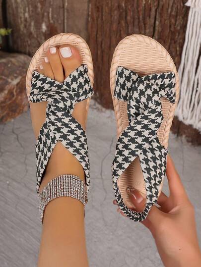 女士简约时尚交叉带凉鞋，舒适透气平底户外拖鞋，适合各种场合，母亲节