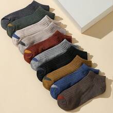10 双适合日常使用的纯色短袜