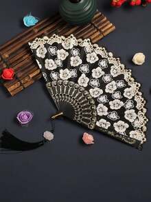 1 件白色樱花图案蕾丝折扇，配优雅大方的镀金框架，适合日常使用，扇长 22.5 厘米，金属花朵图案扇子生日最佳礼物，中性配饰，家居装饰配件和配饰（注意：本产品有一些小瑕疵，但不影响其整体外观或可用性。） - 彩色 - 查看 17