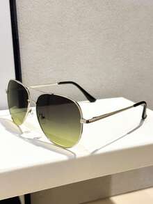 1 件男女通用金属框架 Y2K 拼色复古飞行员时尚眼镜，优雅简约，适合度假