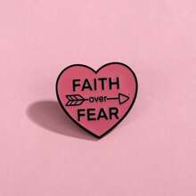 Broche esmaltado con el lema "LA FE sobre el MIEDO", nuevo estilo 2025, adorno decorativo para solapa, bolso, joyería y regalos - Rosa - Ver 6