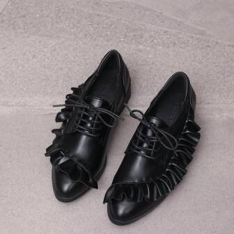 Elegant 2025 Spring Niche Chic Comfortable Low Heel Lace-Up Pointed Toe Chunky Pumps For Women