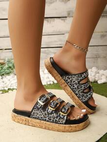 Sandales plates à enfiler avec décoration de boucle métallique et bout ouvert pour femmes, style boho pour la plage, sandales d'été confortables pour dames