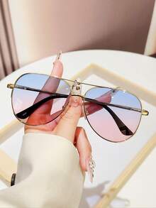 1 件男女通用金属框架 Y2K 拼色复古飞行员时尚眼镜，优雅简约，适合度假