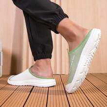 Zapatos deportivos casuales de slip-on para hombres, diseño de patchwork de colores, versátiles chinelas casuales para exterior, aptos para usar todo el año tanto en interiores como exteriores