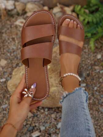 全新大码女式舒适简约圆头交叉带平底一脚蹬凉鞋，休闲时尚户外度假沙滩夏季鞋