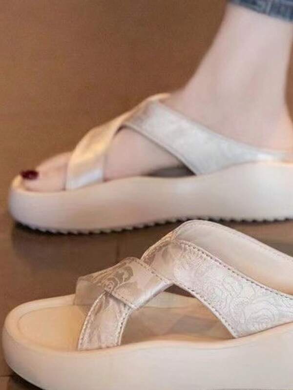 Ladies' Solid Color Preppy Style Personalized Fashion Thick-Sole Casual Sandals, Suitable For Summer Outdoor Wear, Spring New Fashion Beach Shoes, Ladies Rubber Non-Slip Waterproof Easy To Clean Durable Lightweight French Dress With Roman Thick-Sole Beige Slippers, Size 35-40