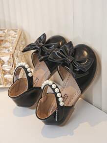 Sandalias planas de dedo cerrado con decoración de perlas sintéticas de unicolor simple para niñas