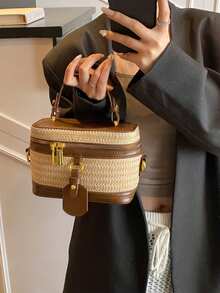 A Small Square Bag With A Holiday Style, A Casual And Straw Handbag, A Fashionable And Simple Splicing And Stylish Women's Shoulder Bag, A Daily Elegant And Versatile High-Quality Crossbody Bag, Suitable For Daily Commuting, Vacation, Dating And Shopping.