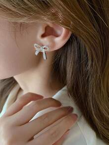 1 Pair Rhinestone Bowknot Delicate Unique Versatile Girls Daily/Gift Earrings - White - View 2