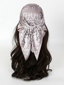 1条佩斯利花纹波西米亚风头巾，可作沙滩时尚围脖或连衣裙使用