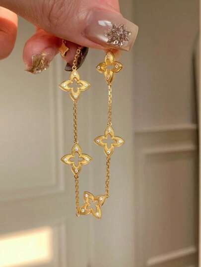 1 pièce Nouveau bracelet à texture de trèfle ajouré pour femmes, délicat et design, polyvalent, de haute qualité, convient comme cadeau pour la petite amie, la mère