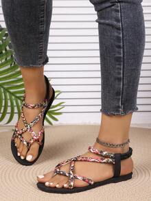 Sandali piatti intrecciati da donna nei colori nero, marrone, beige, caffè, con design a punta aperta e a scivolo, adatti per uso al chiuso e all'aperto