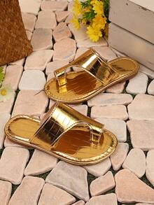 1 双儿童女孩平底拖鞋闪亮镜面条纹 PU 鞋面露趾圆头轻便可爱时尚奢华搭配家庭罗马家居拖鞋，适合夏季度假、休闲室内/室外穿着 - 金色 - 查看 5