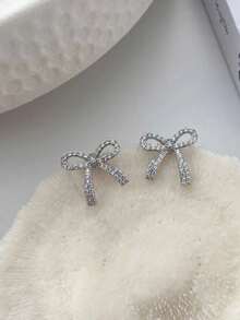 1 Pair Rhinestone Bowknot Delicate Unique Versatile Girls Daily/Gift Earrings - White - View 5