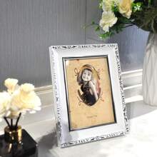 1pc Retro Style Picture Frames For Wall And Table,White Golden Silvery Dark Gray Rose Color,Suitable For 3.5x5in/4x6in/5x7in/6x8in/8x10in/A4 Photo Paper Exquisite Room Decor And Beautiful Wall Decor,Suitable For Various Indoor Scenes Such As Bedrooms, Offices, Restaurants, Corridors, Etc.,As A Gift For Mother's Day, Father's Day, Halloween, Christmas, New Year. Without Cardboard And Photo Paper