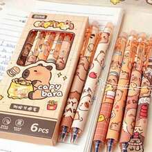 一套水豚主题文具礼盒：高级版/豪华版/高级品鉴礼盒。水豚主题文具礼盒，适合作为学习奖励、生日礼物、课堂礼物、返校礼物。高品质文具礼品，适合学生和动物爱好者，内含（随机款式钥匙扣）。