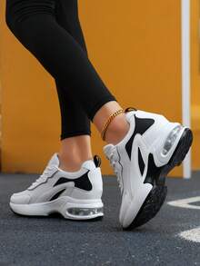 Scarpe sportive casual da donna con zeppa interna nascosta, punta rotonda, lacci, leggere e traspiranti, sneaker basse versatili per uso quotidiano con suola ammortizzata